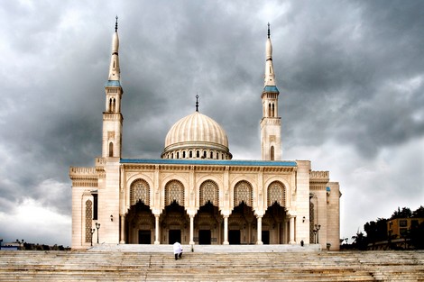 الاكل في المسجد في المنام - جلب الطعام في دور العبادة 1911 1